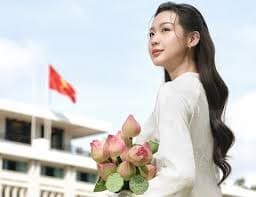 Hoa hậu Bảo Ngọc: Tốt nghiệp loại giỏi và hành trình chinh phục Miss World