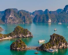 Review Hạ Long vs Lan Hạ: Chọn biểu tượng kỳ vĩ hay sự yên bình hoang sơ?